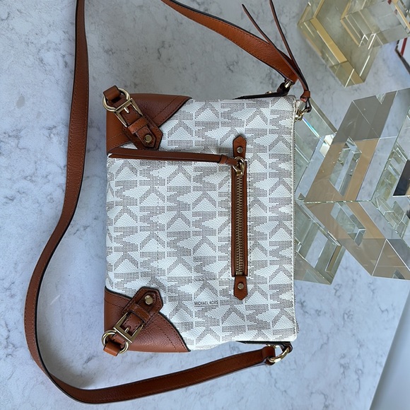 Michael Kors Handbag - Picture 3 of 5